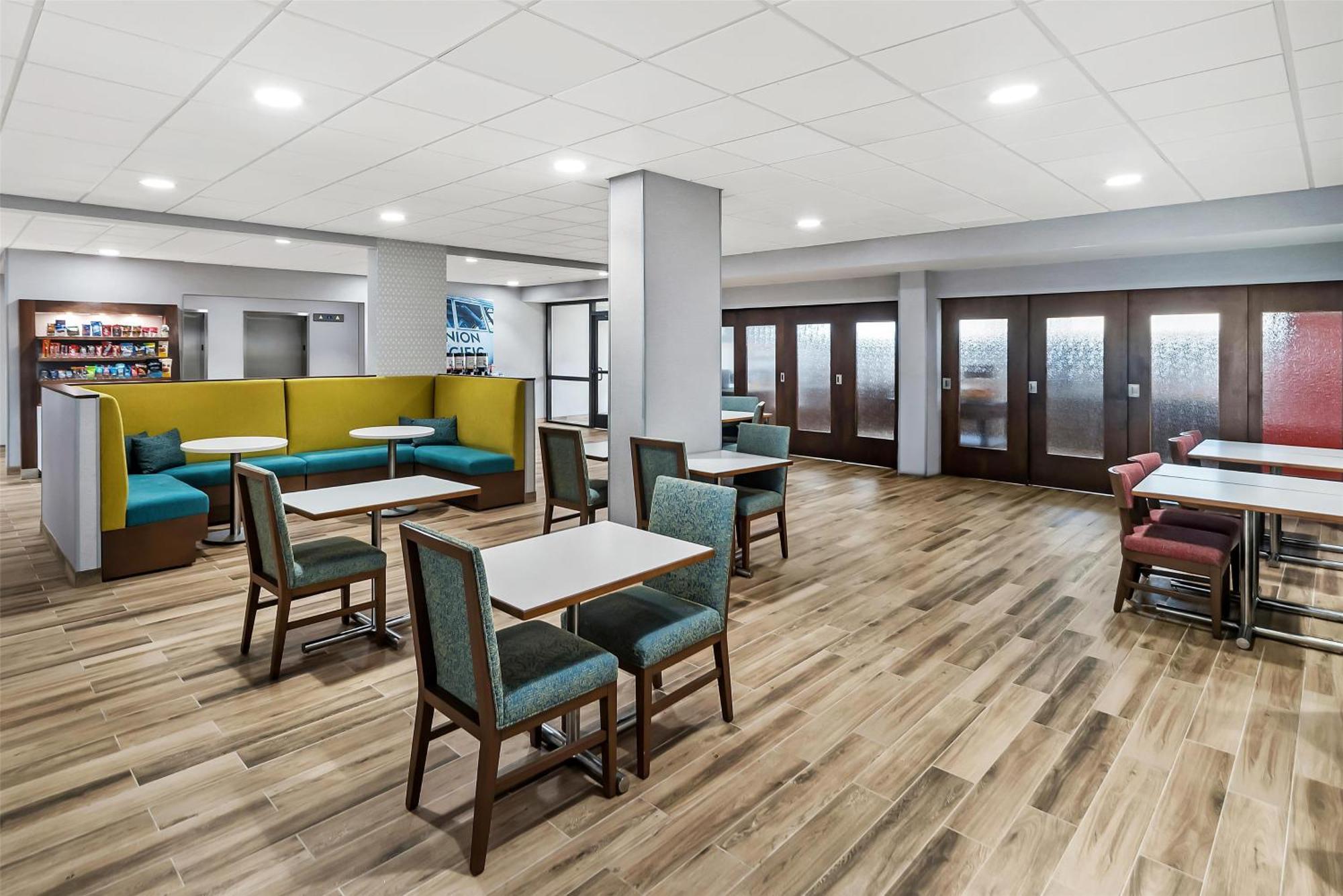 Hampton By Hilton - 3*